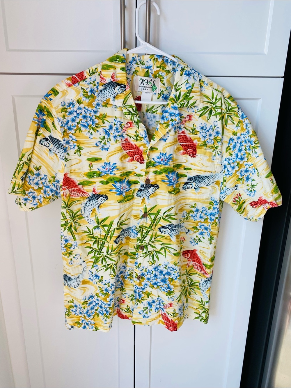 KY’s men’s Hawaiian shirt large vintage collared